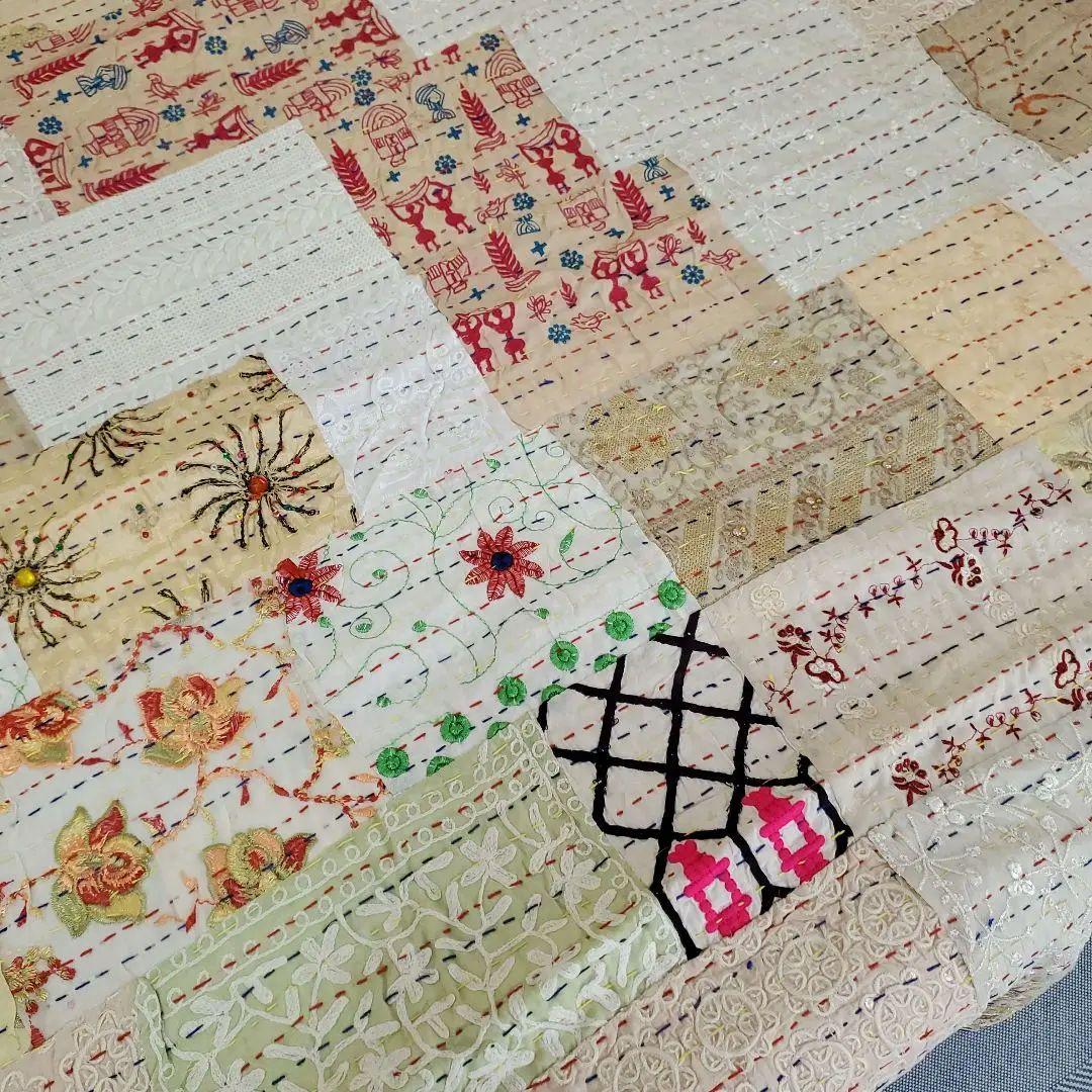 パッチワーク刺繍マルチカバー　ラリーキルト　シングルベッドf