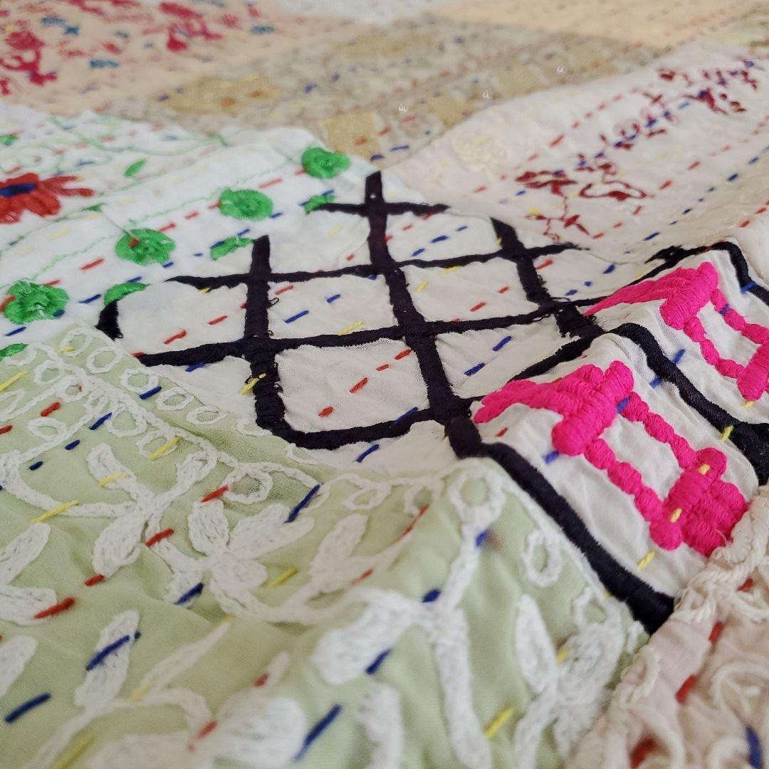 パッチワーク刺繍マルチカバー　ラリーキルト　シングルベッドf