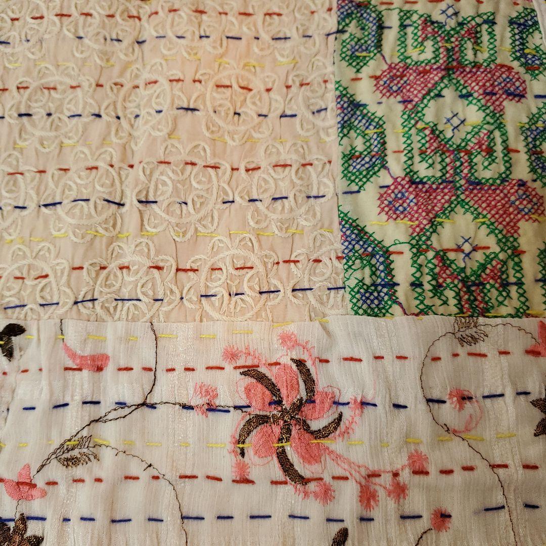パッチワーク刺繍マルチカバー　ラリーキルト　シングルベッドf
