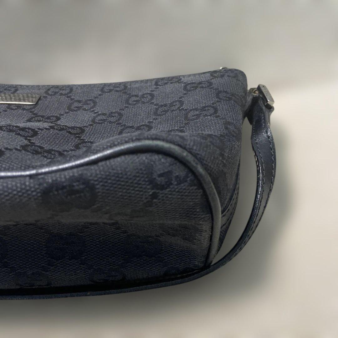 【人気品】グッチGUCCI黒 GG柄アクセサリーポーチ ワンショルダーバッグ