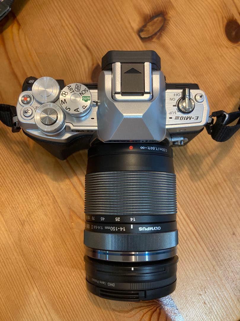 デジタルカメラ OLYMPUS OM-D E-M10 Mark II + 14-150mm