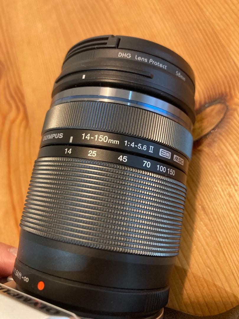 デジタルカメラ OLYMPUS OM-D E-M10 Mark II + 14-150mm