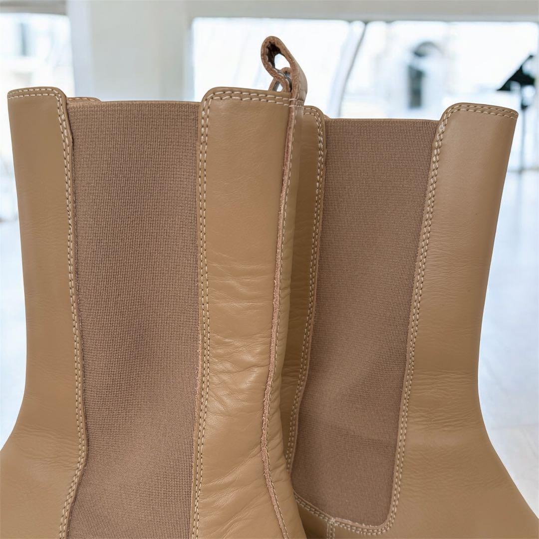 トゥモローランド　23cmサイドゴアブーツ　春ブーツ　靴　レザー　女優　ベージュ