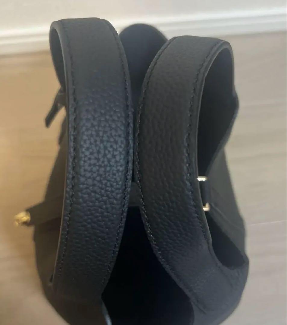 本革✨高級　キューブバッグ PM ハンドバッグ 黒　ブラック×ゴールド