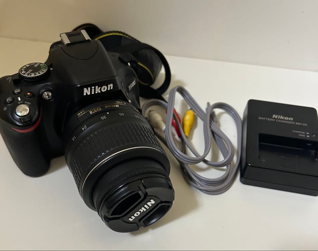 Nikon D5100 一眼レフ 18-55mm VR レンズ