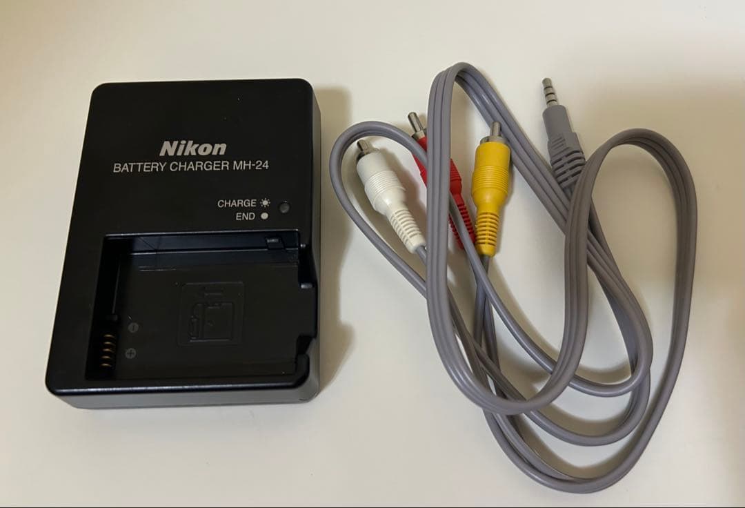 Nikon D5100 一眼レフ 18-55mm VR レンズ