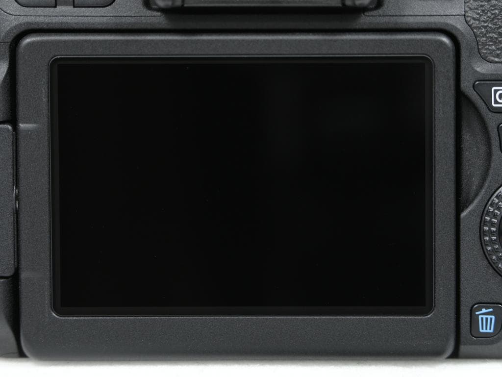 【ほぼ新品】 Canon EOS 8000D ダブルズームキット《SC数279》