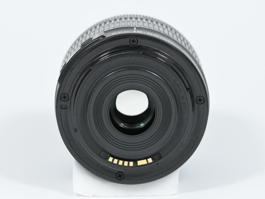 【ほぼ新品】 Canon EOS 8000D ダブルズームキット《SC数279》