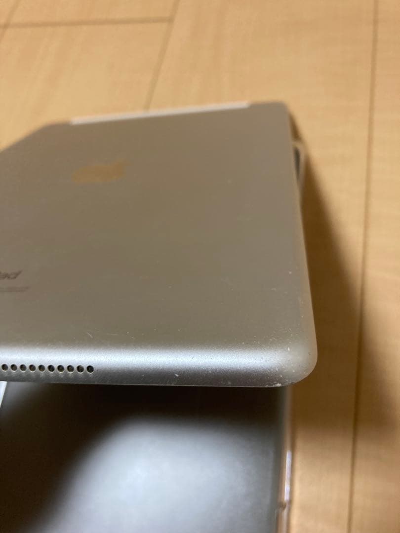 iPad (第7世代) Wi-Fi + Cellular 32GB