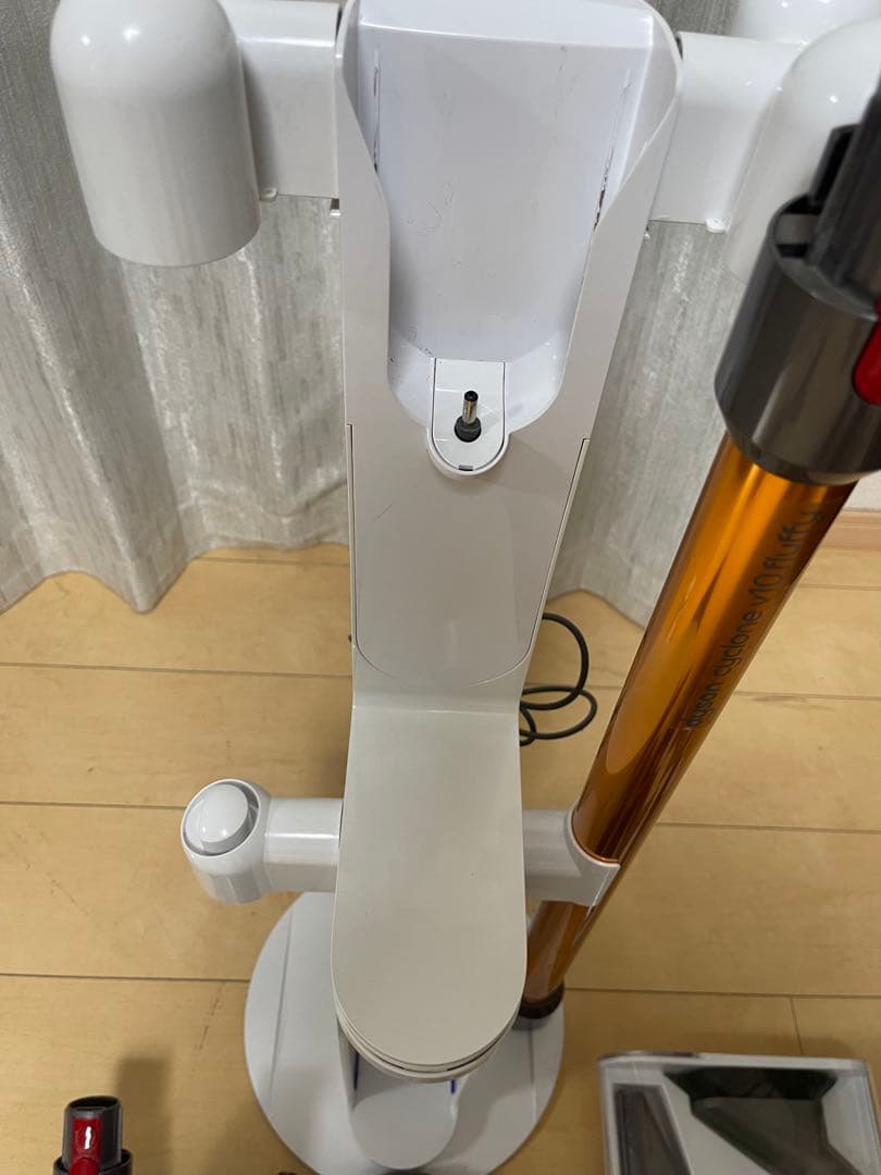 【美品】dyson V10 SV12　純正フロアドック付エコーモード64分