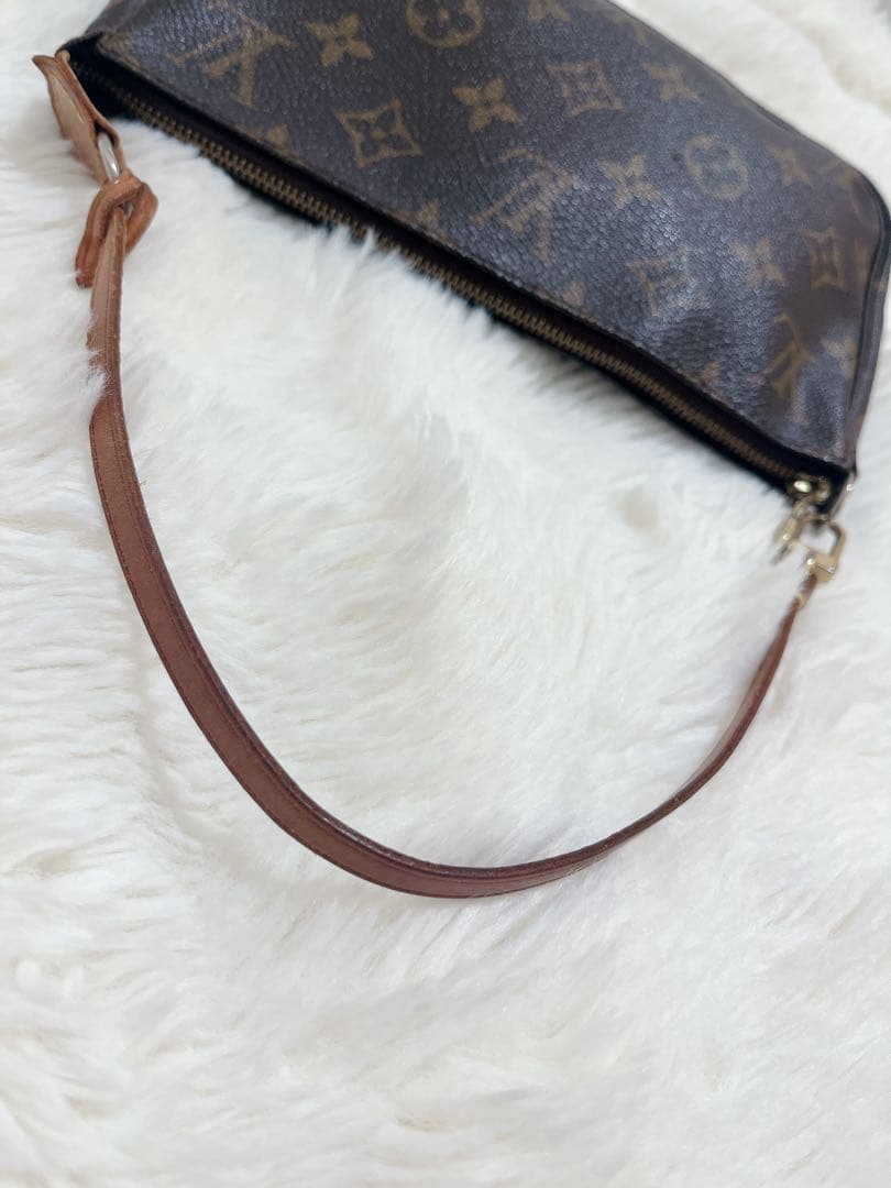 ルイ・ヴィトン モノグラム ポーチ