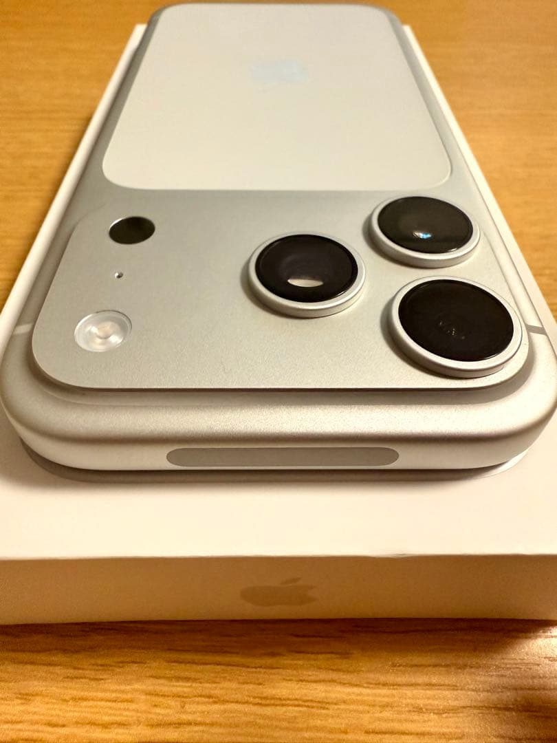 iPhone 17 Pro シルバー 256GB 本体 Apple