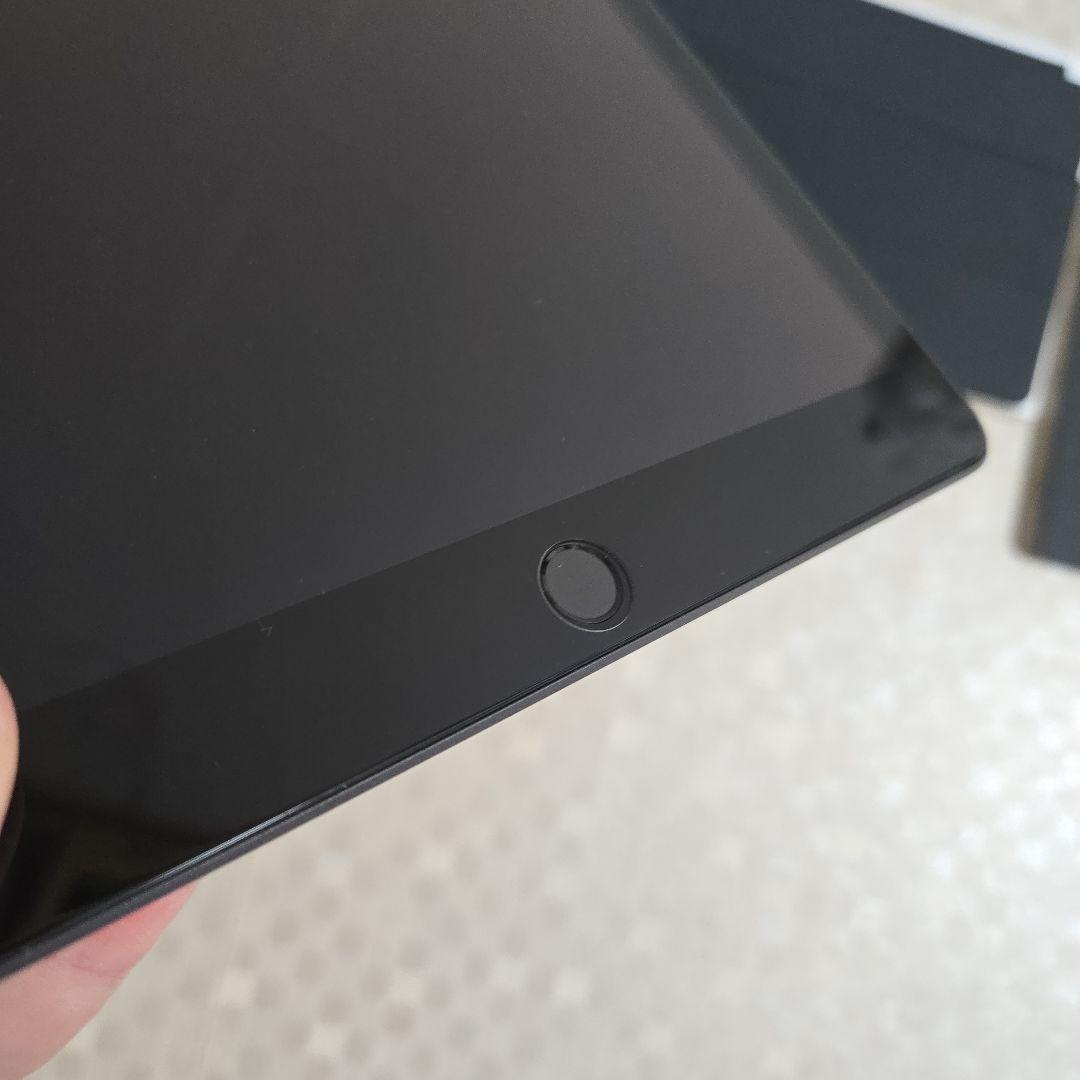 iPad 第8世代 128GB SmartKeyboard スペースグレー