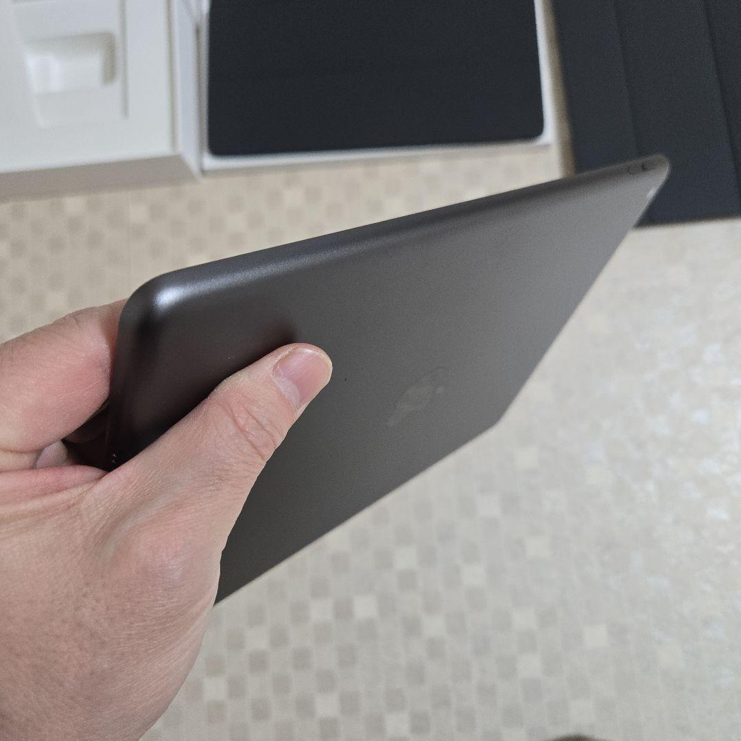 iPad 第8世代 128GB SmartKeyboard スペースグレー