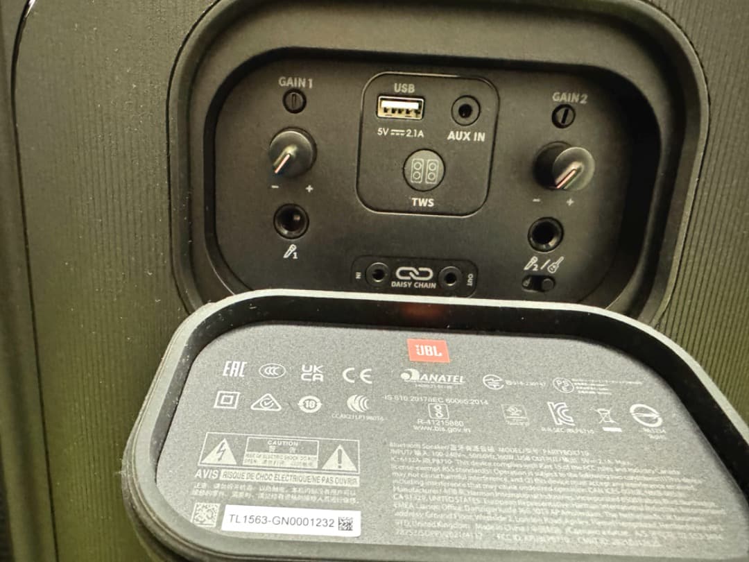 （送料6930円分込）800w 　JBL Party Box710スピーカー