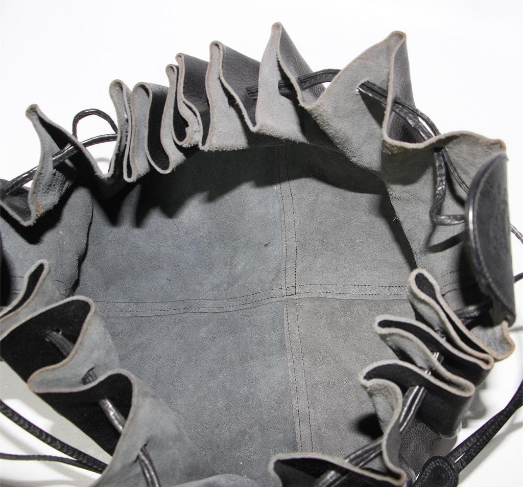 y*c様 IL BISONTE イルビゾンテ 巾着型 ポシェット ショルダーバッ