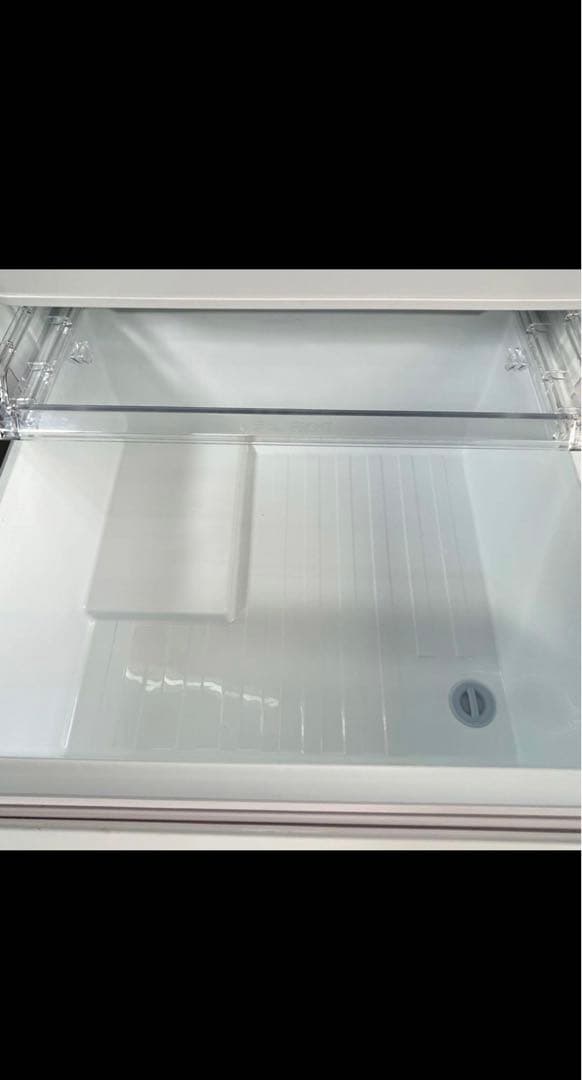 TOSHIBA 送料込み　ノンフロン冷凍冷蔵庫　GR-U33SC 2023年製