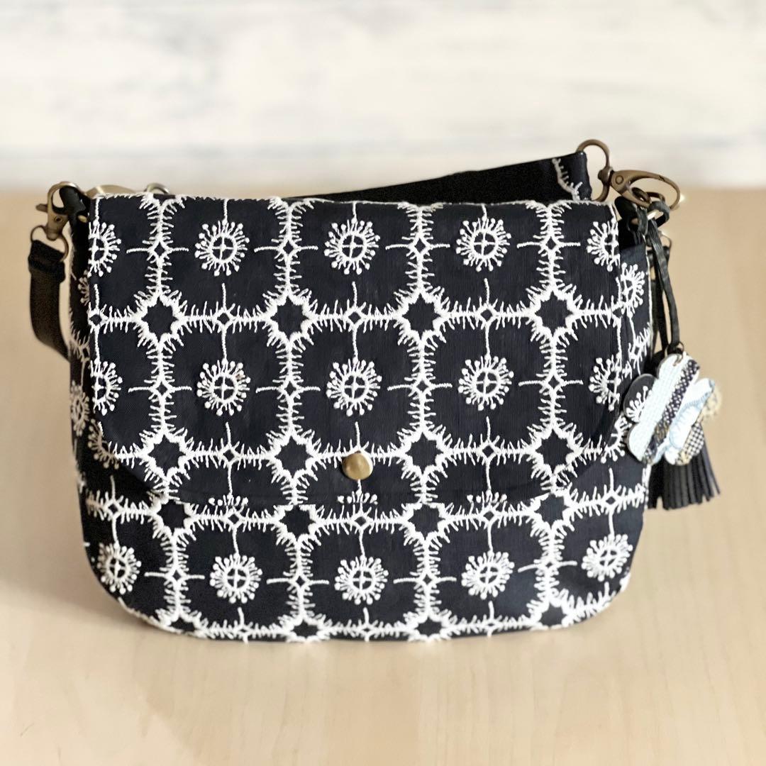 ミナペルホネン コロンとしたショルダーバッグMB510-113