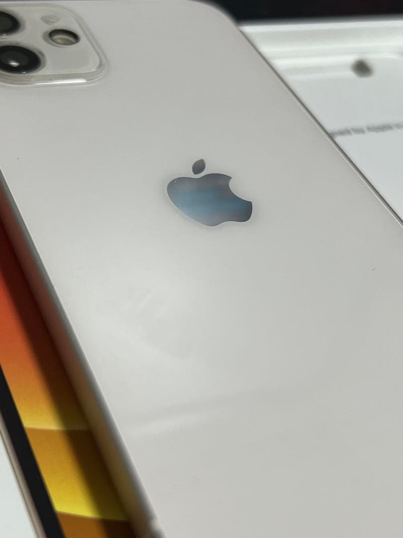 美品　Apple iPhone 12 ホワイト 本体 箱・充電ケーブル付