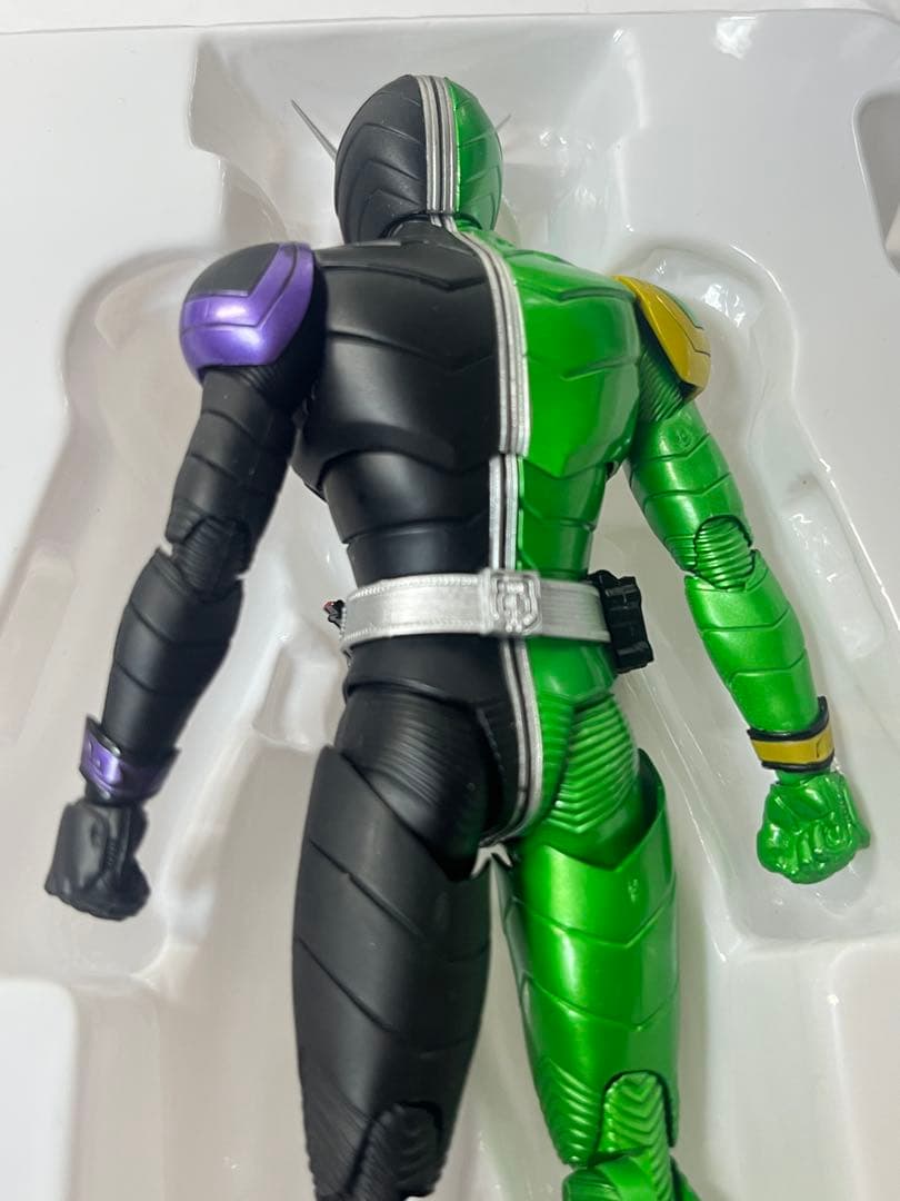 S.H.Figuarts（真骨彫） 仮面ライダーW サイクロンジョーカー