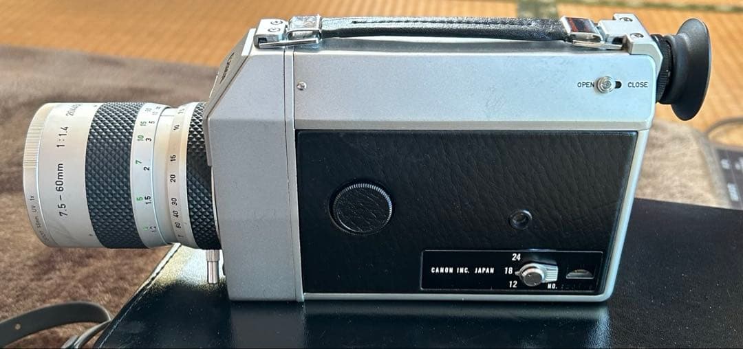 ケース付Canon Auto Zoom 814 8mmフィルムカメラ ビンテージ