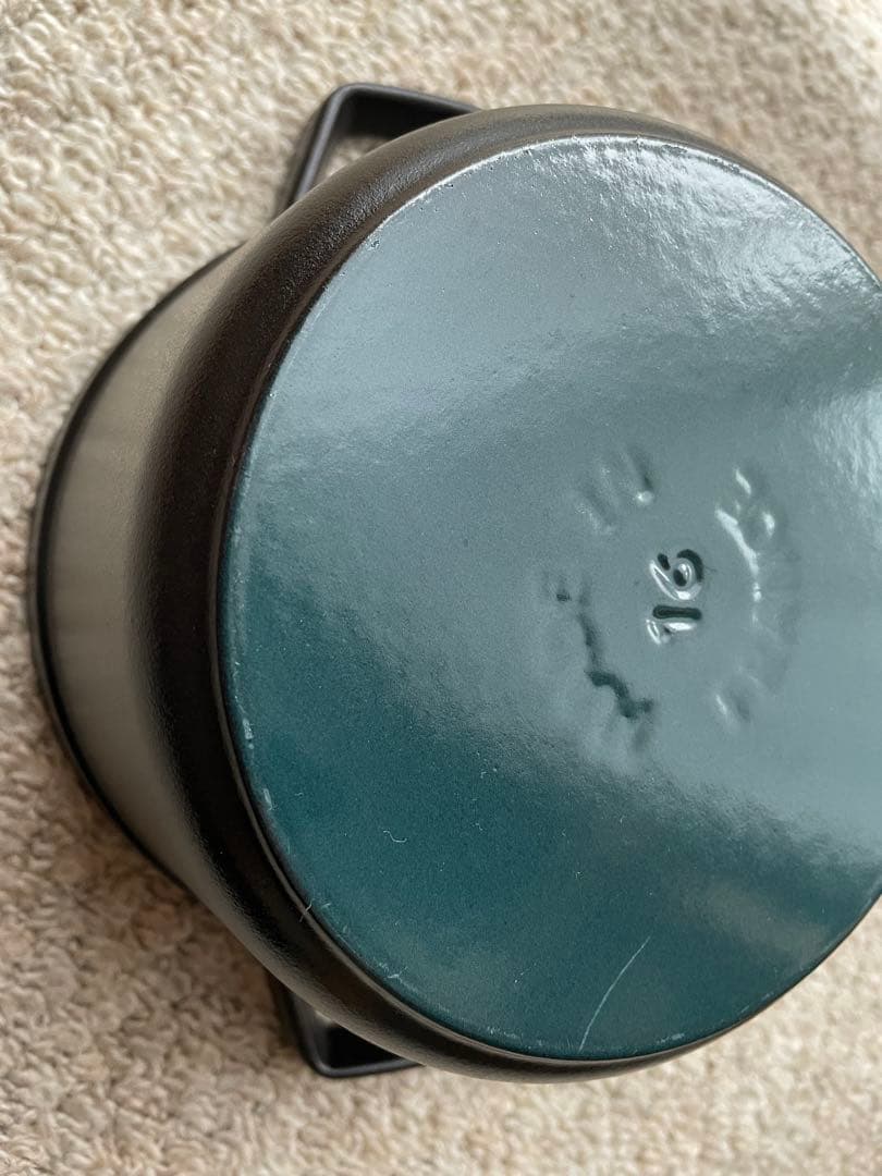 staub ストウブ　旧16cm ブラック　ピコココットラウンド