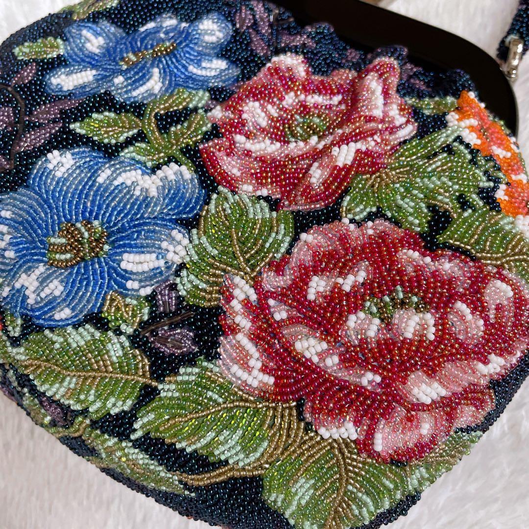 【美品】ビーズバッグ　手刺繍　総柄　花柄　総ビーズバッグ　和装　がま口 手鏡付き