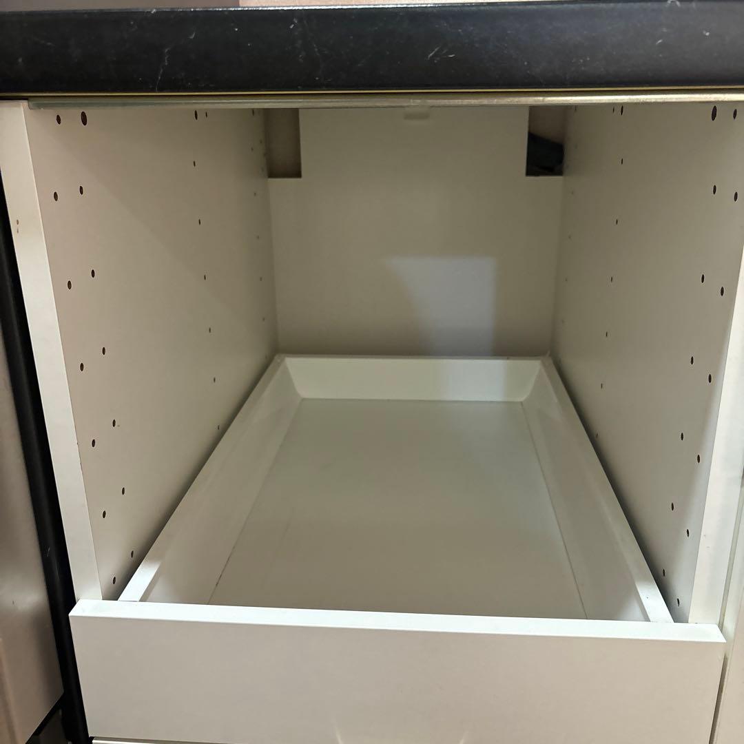 IKEA キッチン　棚　カップボード
