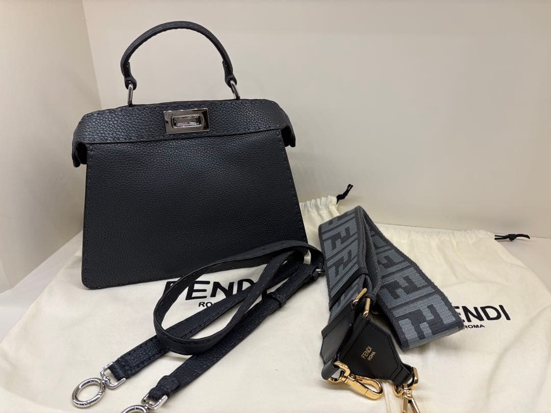 ⭐︎極美品⭐︎FENDI ピーカブー