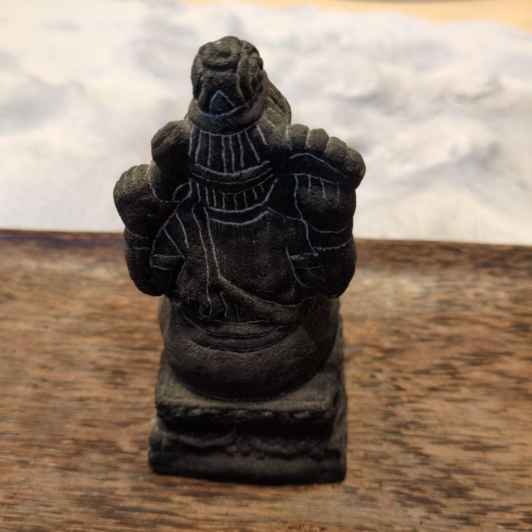 タイムセール‼️ボロブドゥール遺跡　仏塔と仏像とガネーシャ象の置物（台付）