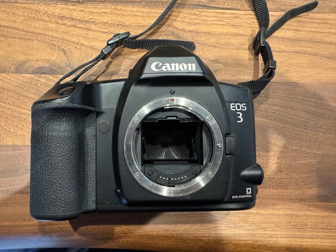 キャノン Canon EOS3 ボディ フィルムカメラ