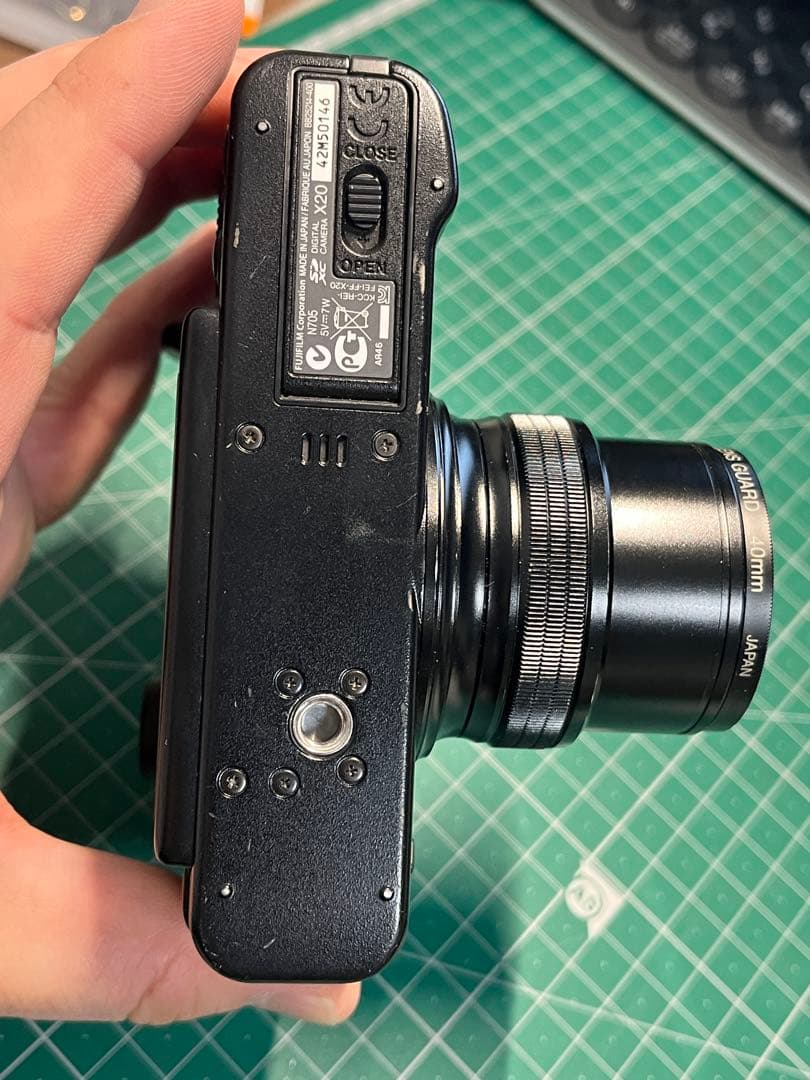 FUJIFILM X20(本体、充電器、バッテリー3個つき、その他)