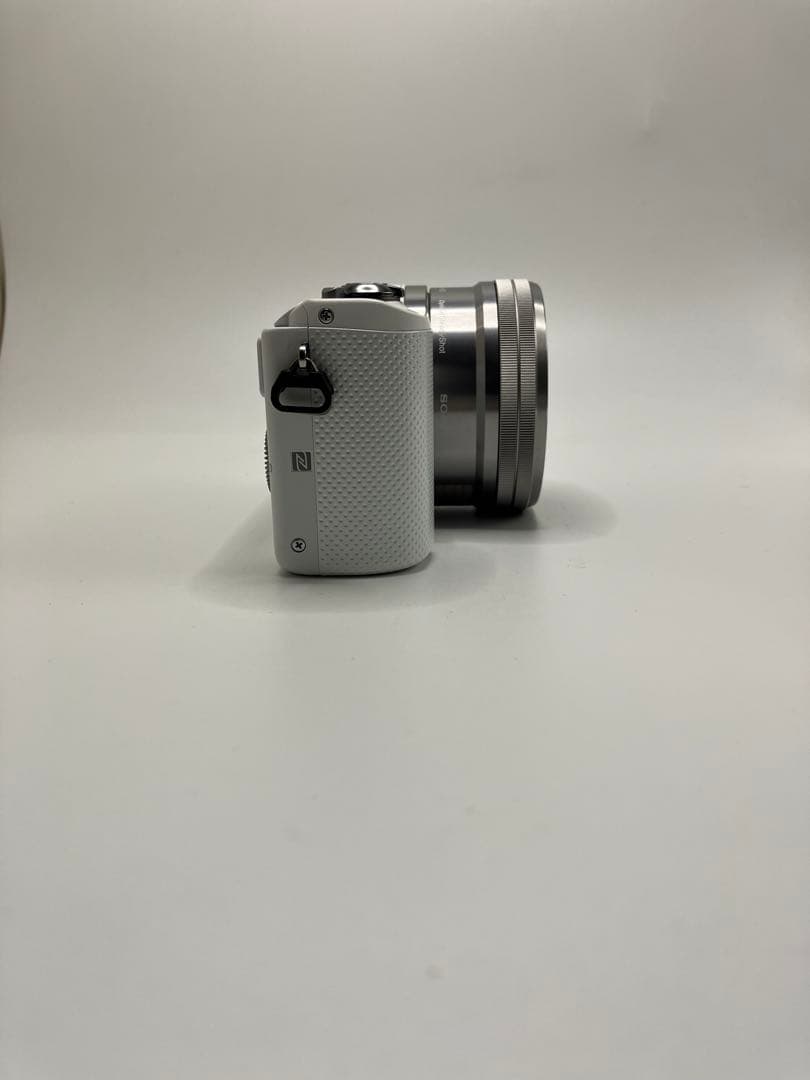 【返品保証・動作確認済】SONY α5000 ダブルズームレンズキット ホワイト