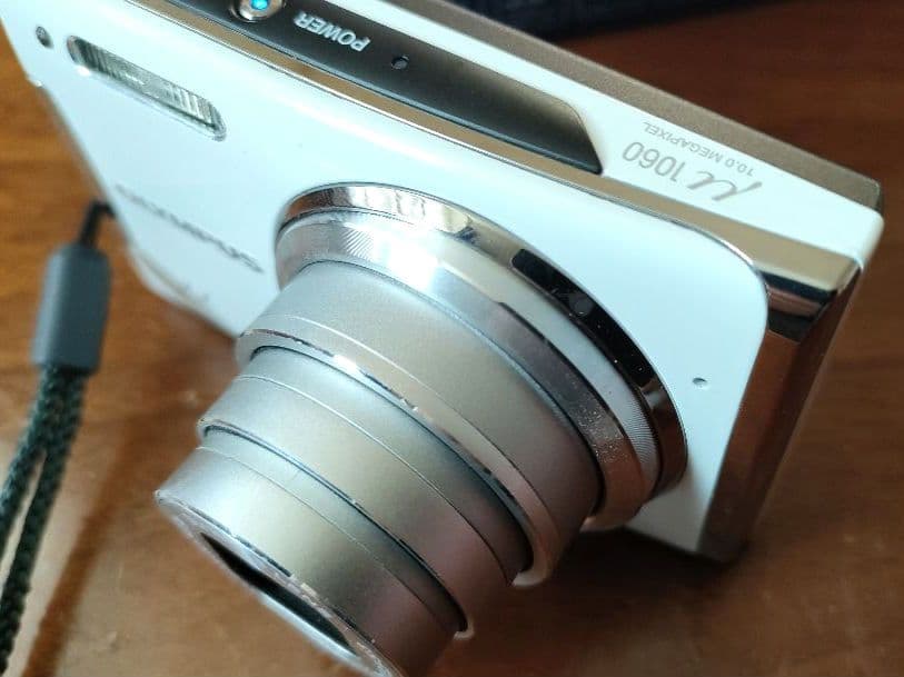 【美品】OLYMPUS デジカメ u1060 ホワイト コンデジ