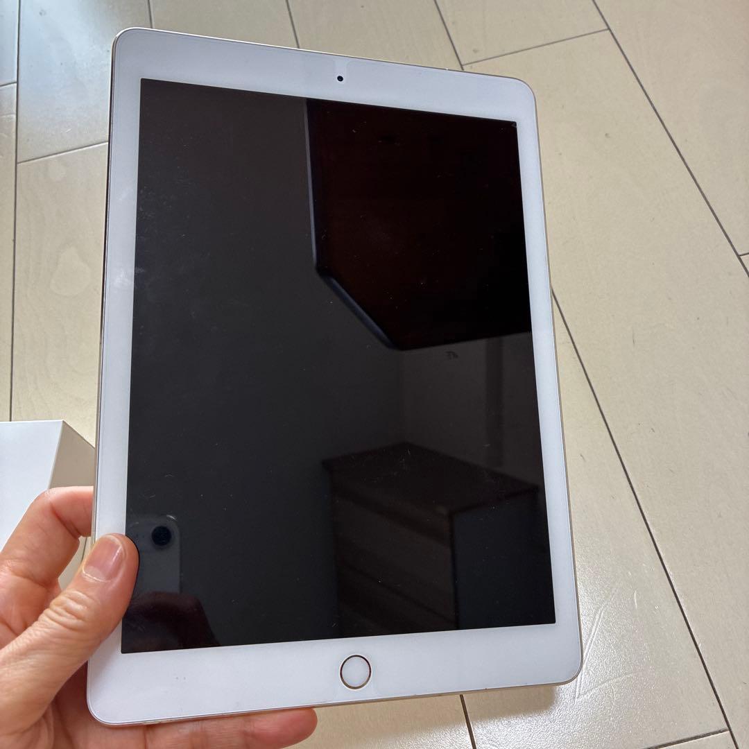 iPad Pro 9.7インチWi-Fi + Cellularゴールド動作品
