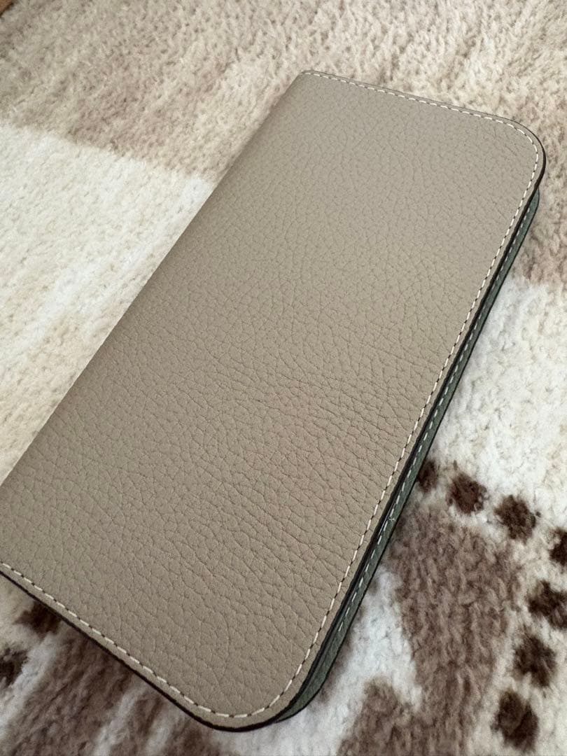 ボナペンチュラ　iPhone16手帳型ケース