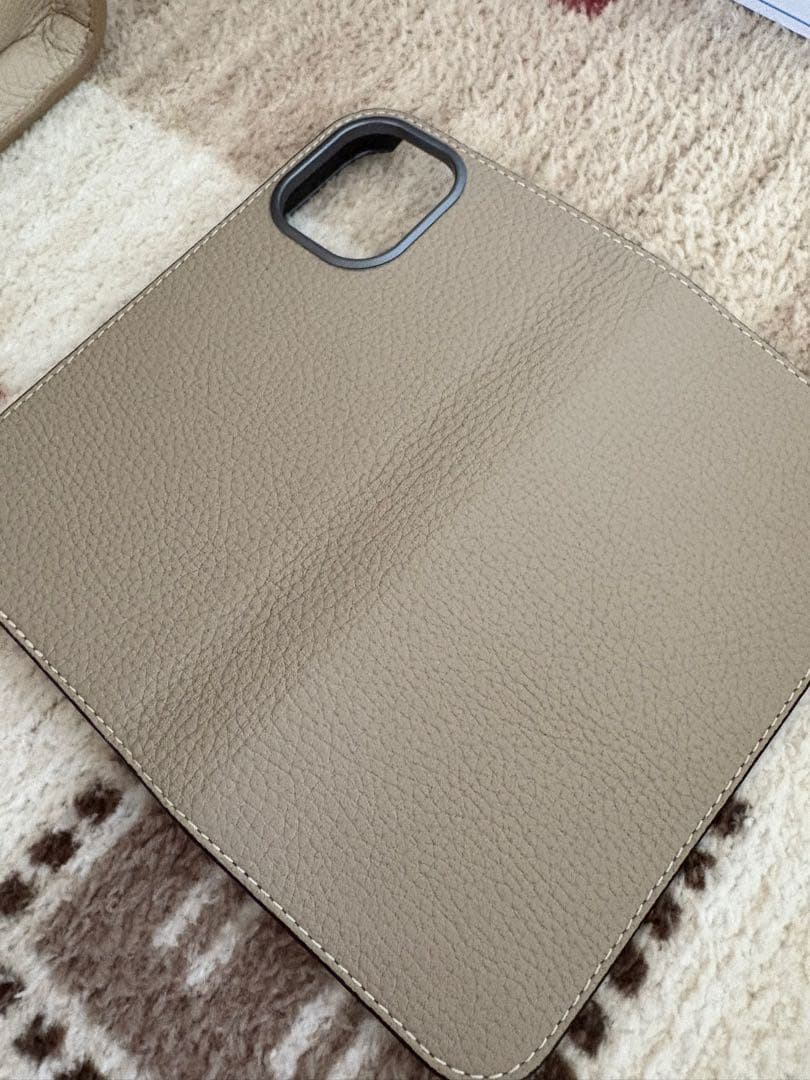 ボナペンチュラ　iPhone16手帳型ケース