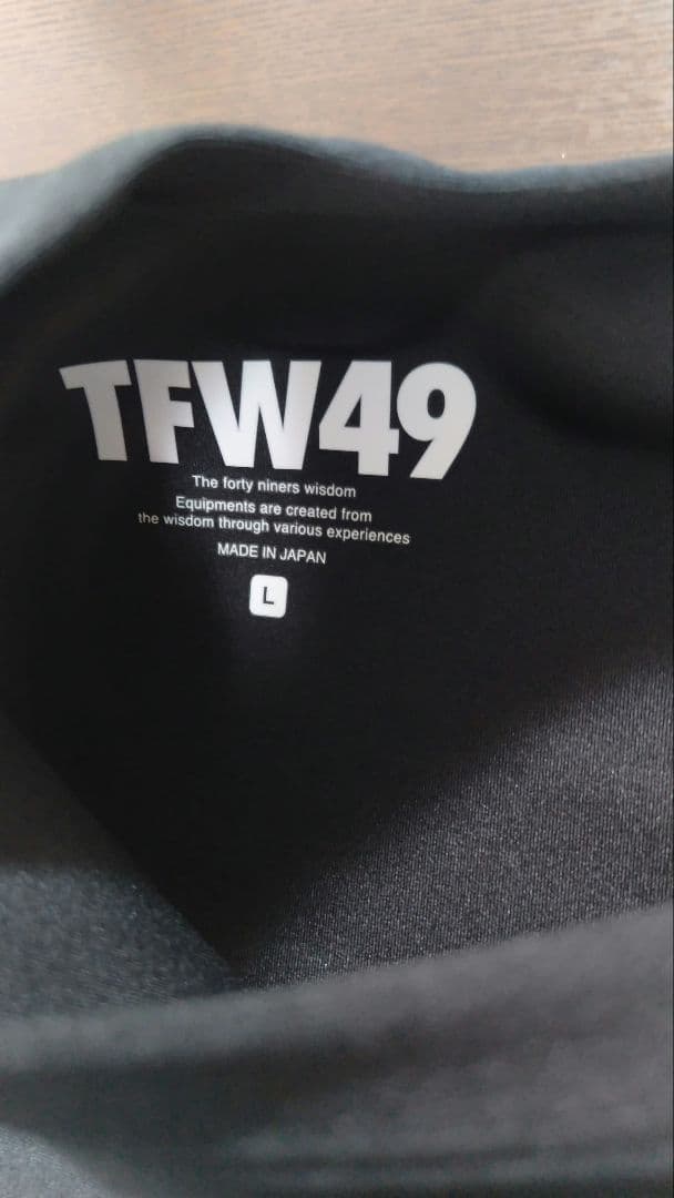 新品未使用　TFW49トレーニング 長袖シャツ Lサイズ