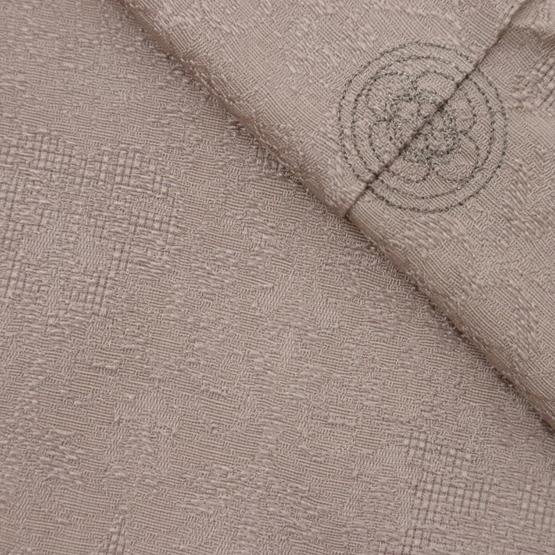 《上質■色無地◆胡桃染色ベージュ◆地紋起こし■背紋有◆袷正絹着物◆IC12-4》