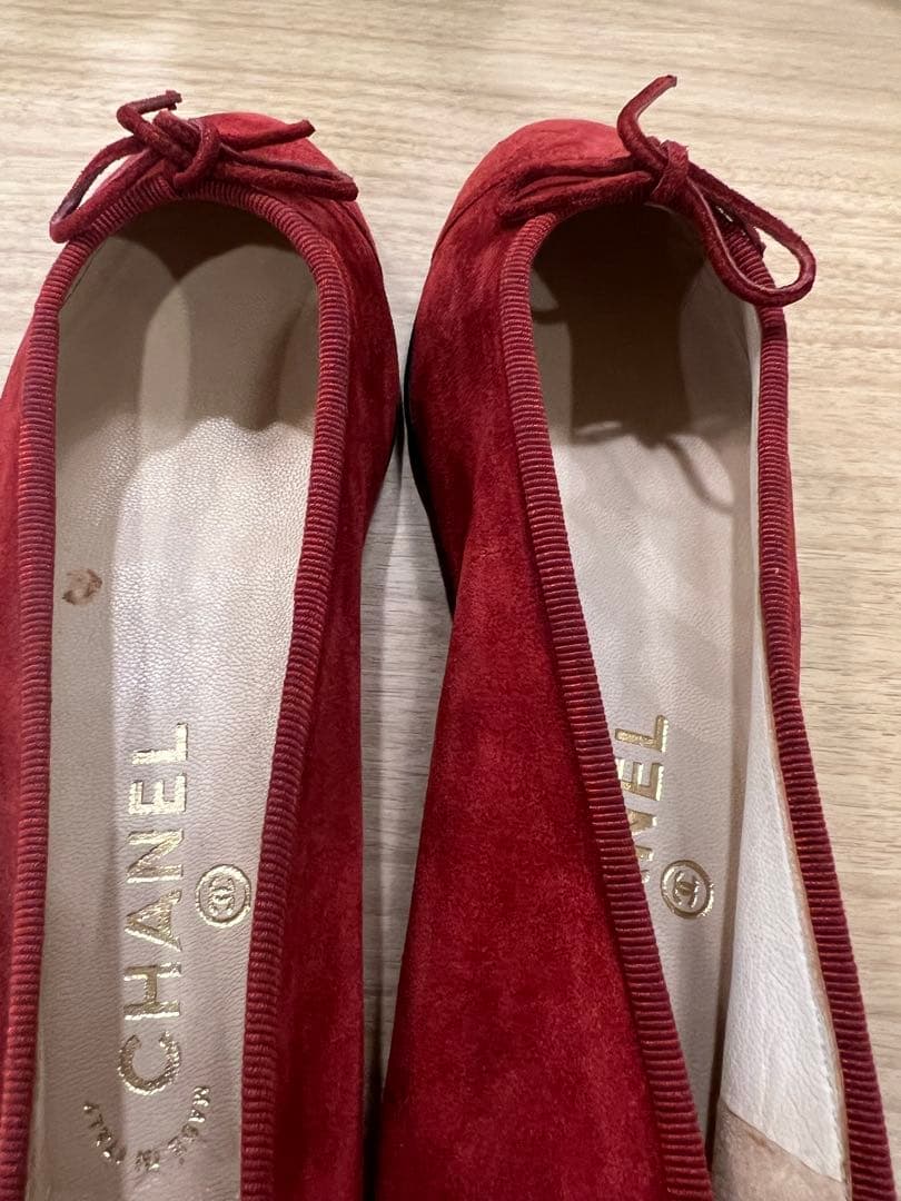 CHANEL レッド スエード フラットシューズ37ハーフ