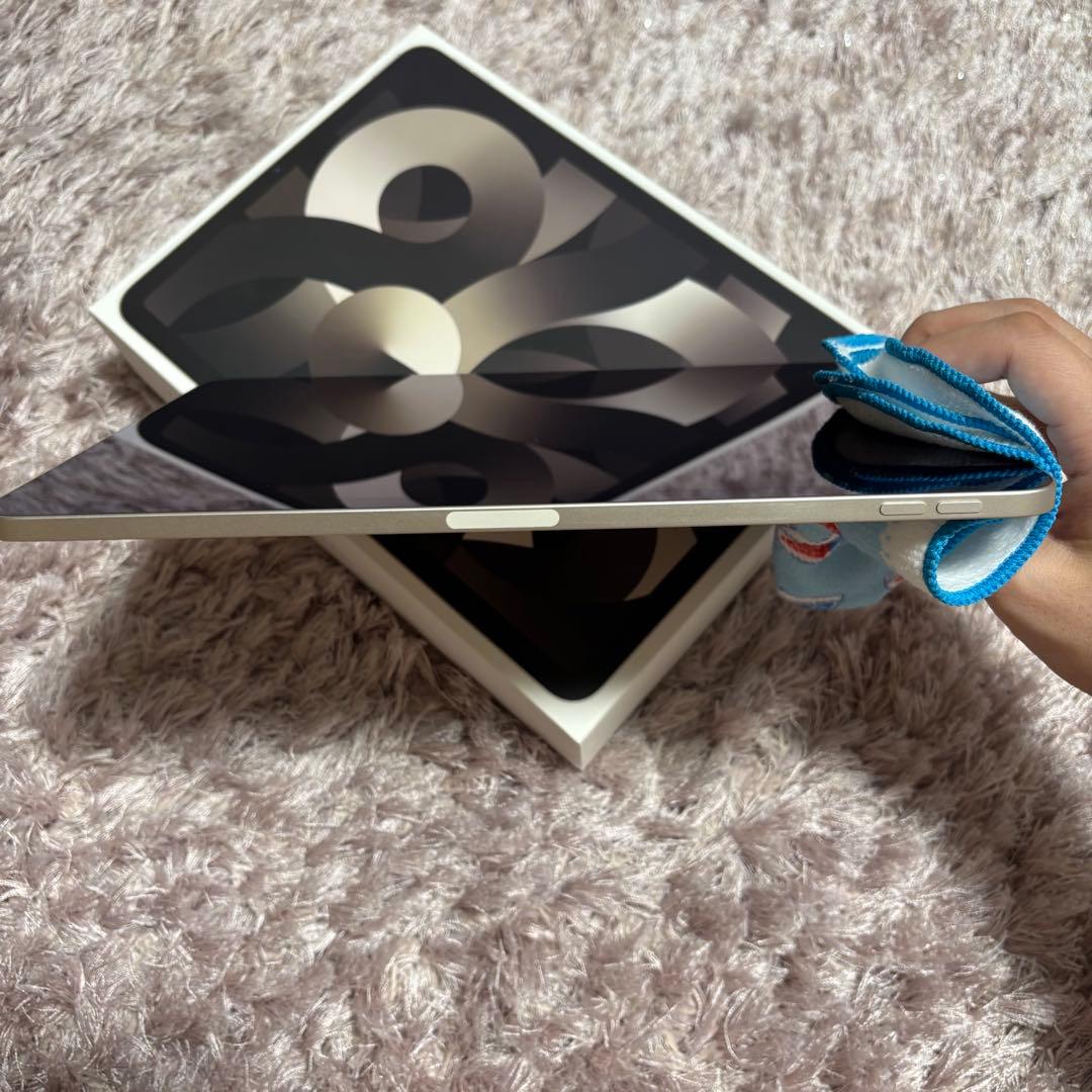【ほぼ未使用】iPad Air5 64GB WiFiモデル スターライト