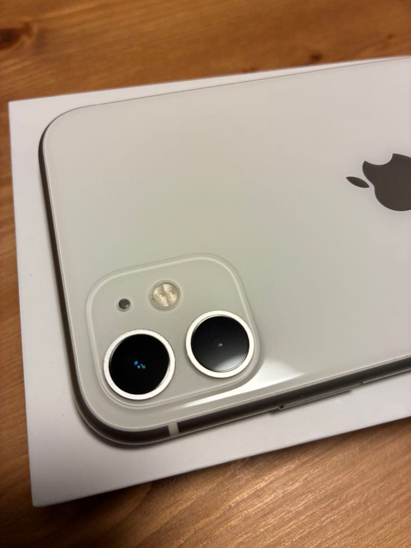 美品 iPhone 11 64GB