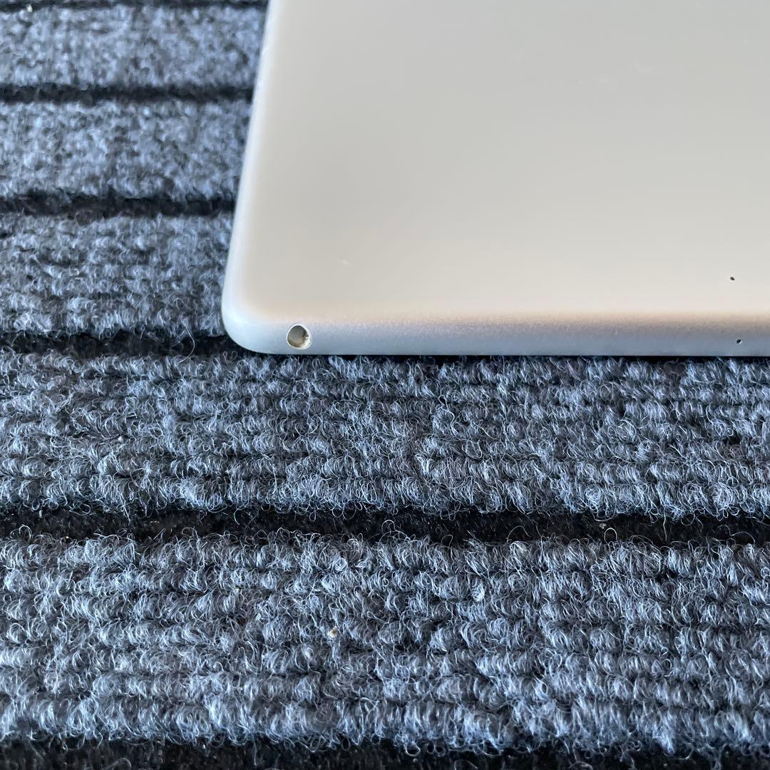 39【早い者勝ち】 iPad 7世代 32GB Wi-Fi シルバー