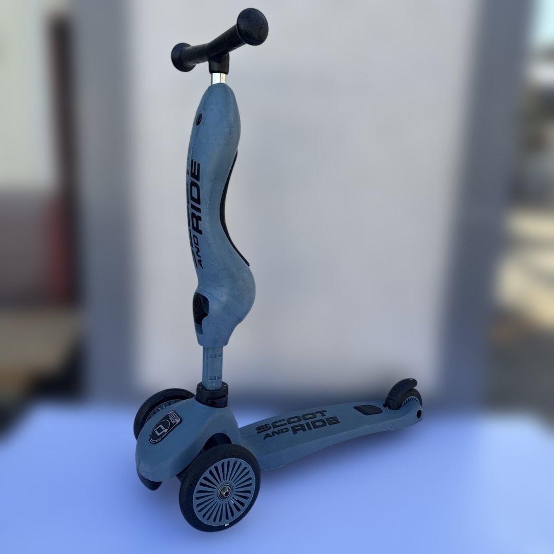 SCOOT AND RIDE 三輪車 ブルー　変形できるタイプ