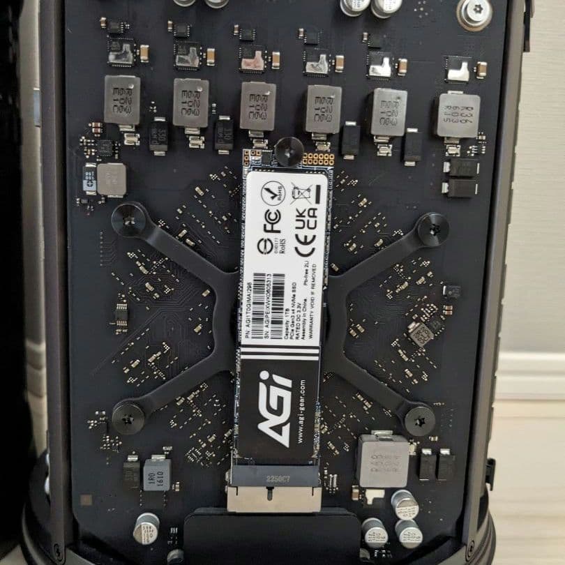 MacPro Late 2013 MD878J/A(12コア/64GB/1TB)