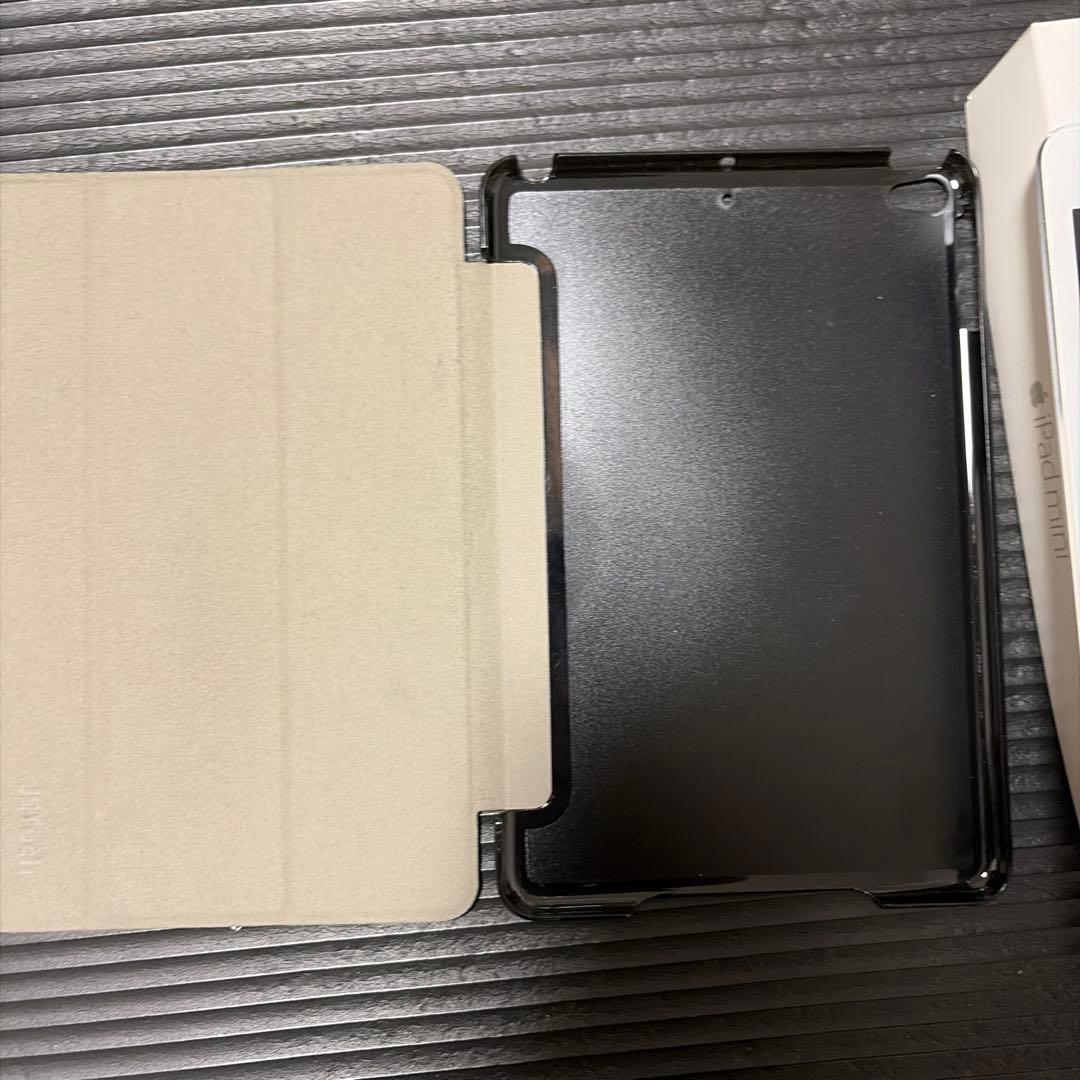 iPad mini 4 128GB WiFi+Cellular シルバー