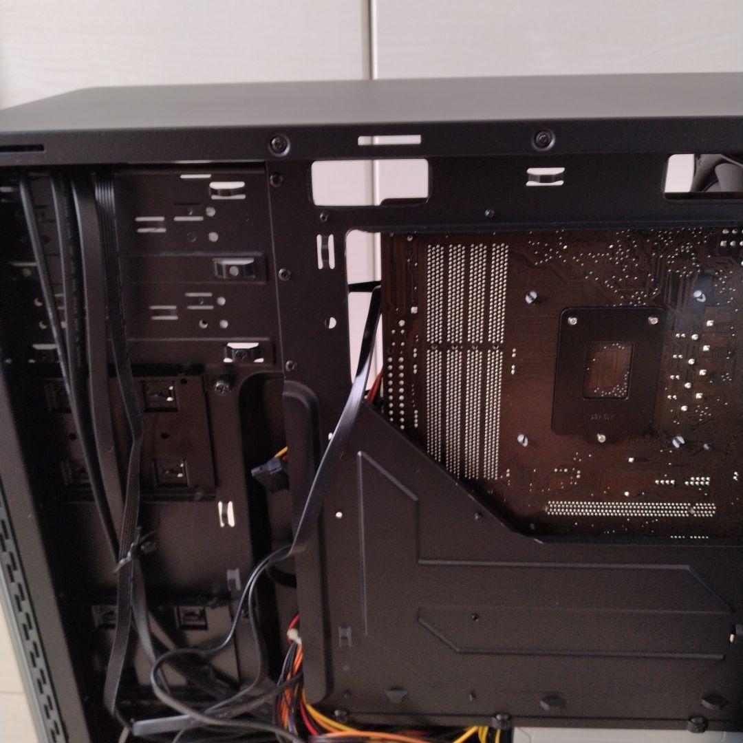 Antec P7 Silent PCケース