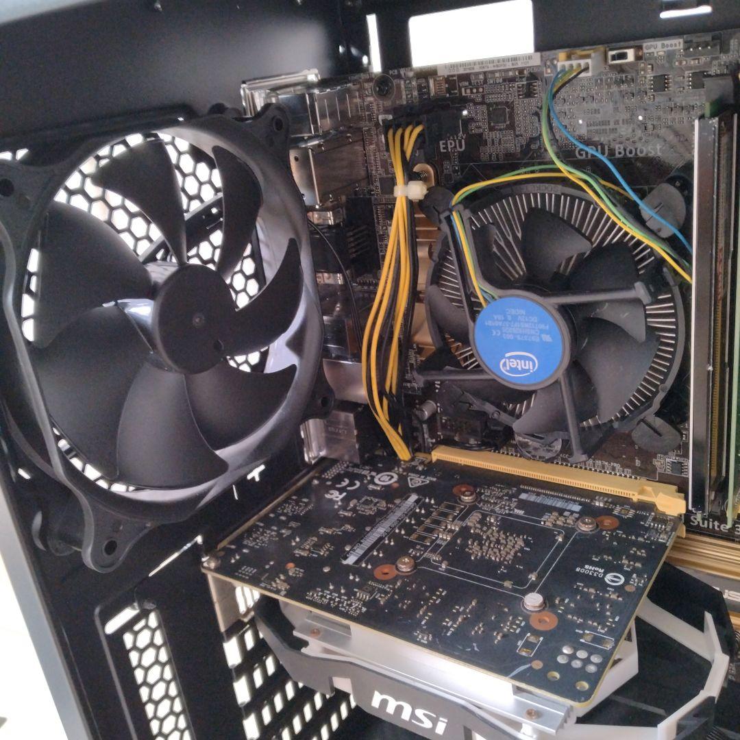 Antec P7 Silent PCケース