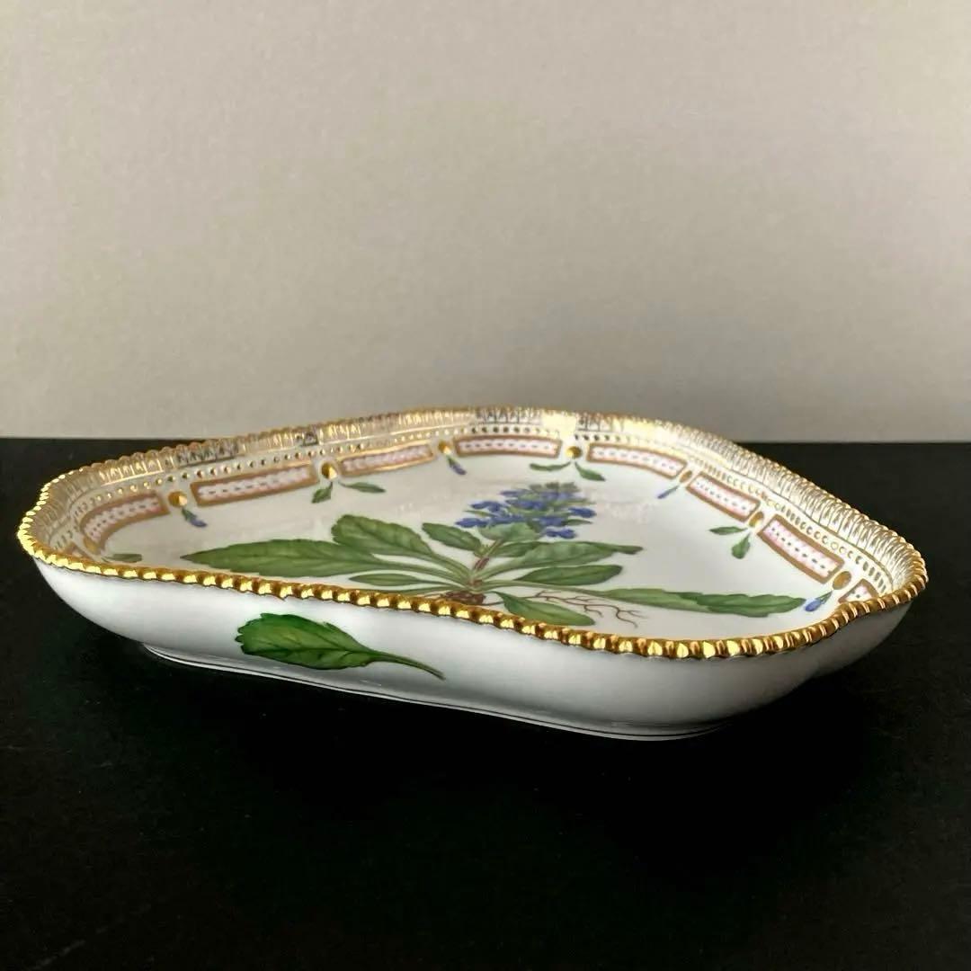 専用/ロイヤルコペンハーゲン　フローラダニカ　三角プレート