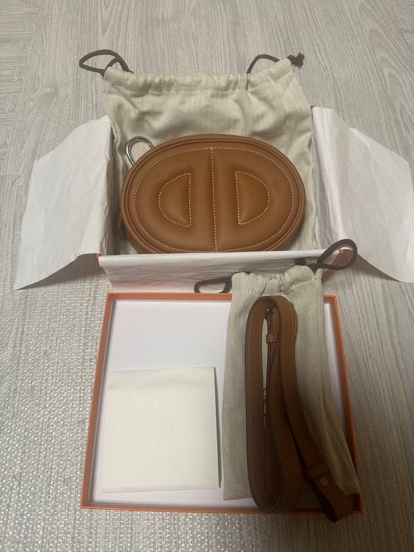 新品　W刻印　HERMES エルメス インザループ ボディバッグ ヴォースイフト